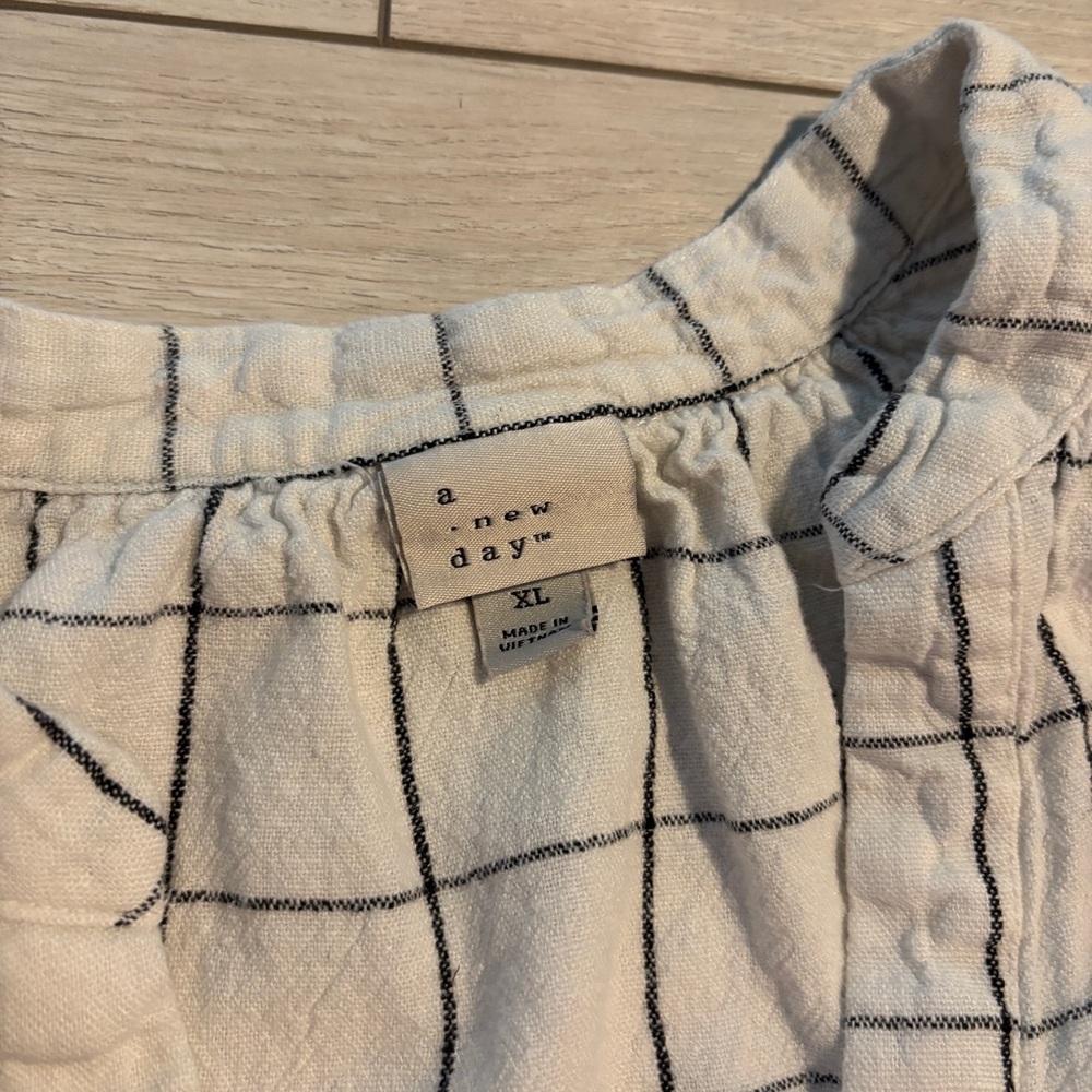A New Day White and Black Checkered Women's Top - Picture 2 of 4